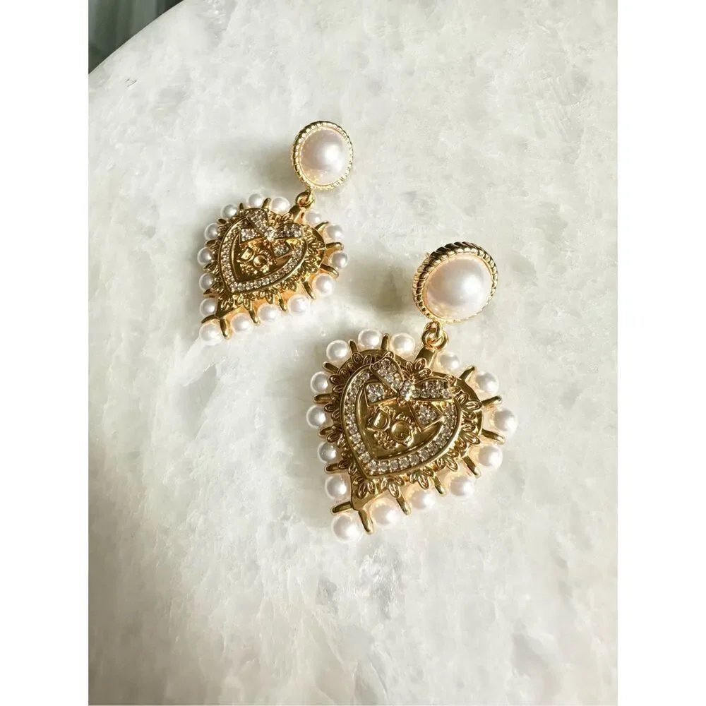 Luxury style faux pearl heart dangle earrings ￼